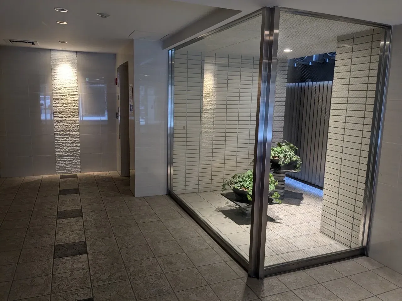 AVプロダクション・LINX（リンクス）大阪 エントランス内部